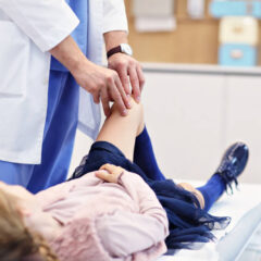 Kiedy pójść do ortopedy a kiedy do fizjoterapeuty?